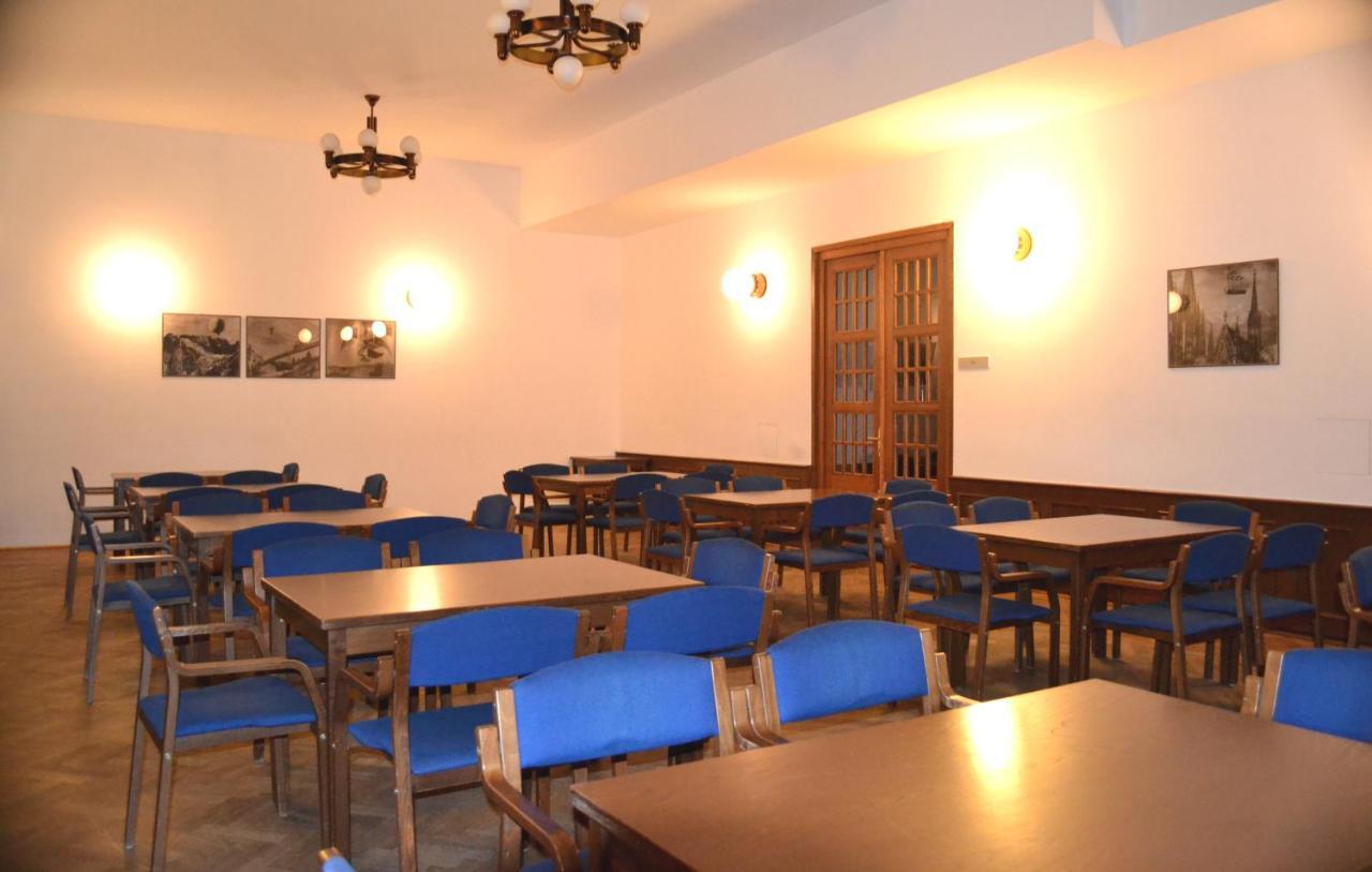 Hostel Masarykova Prague Ngoại thất bức ảnh